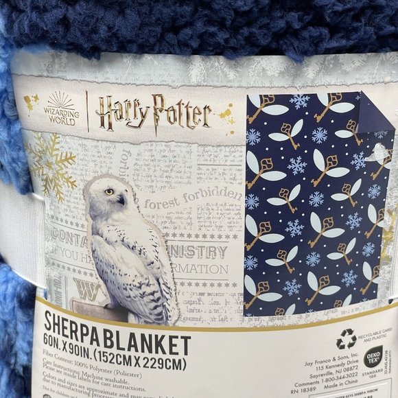 Harry Potter Winged Keys Sherpa Throw Blanket 60" x 90" - Picture 3 of 3